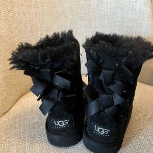 Little Kids Ugg Bailey Bow size 8